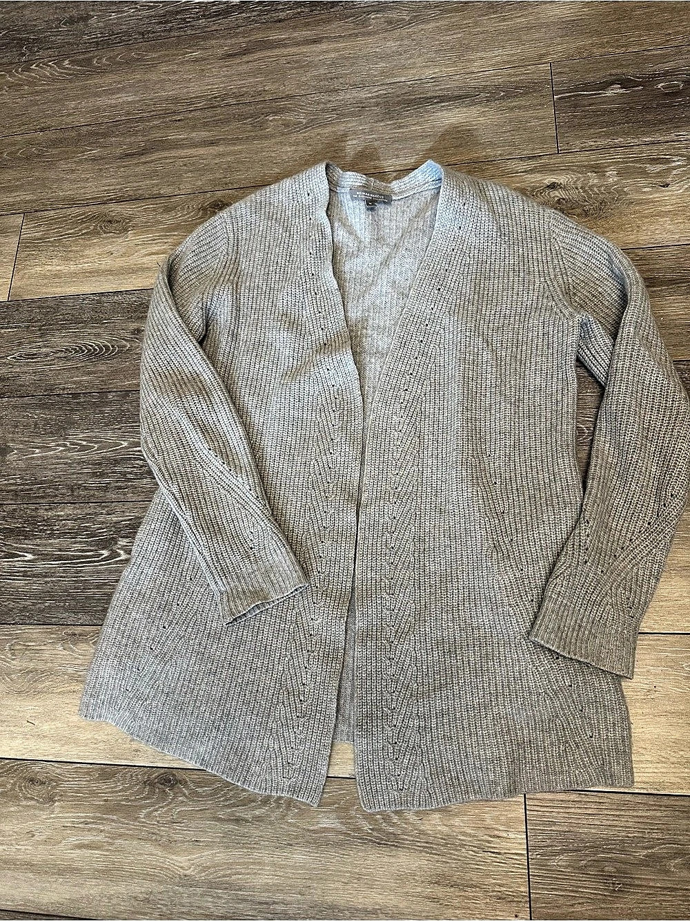 Neiman Marcus The Cashmere Collection Cashmere Cardigan in Gray Size Medium
